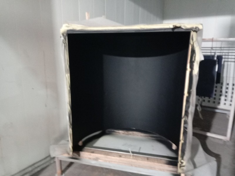 mise en peinture d'une cuve aérospatiale en peinture industrielle noir mat anti-UV à LYON pour client à CHAMBÉRY Techniques revêtements